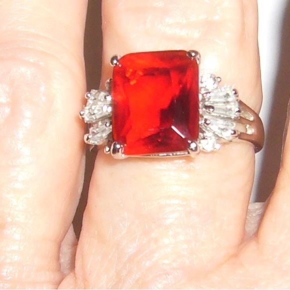 Size 9 Red Emerald Cut Stone With Clear Baguettes & Round Crystals new - Picture 5 of 6